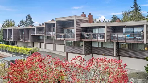 611 S State St #9, Kirkland, WA 98033