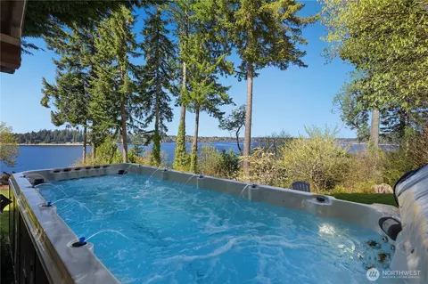 5023 Cooper Point Rd NW, Olympia, WA 98502
