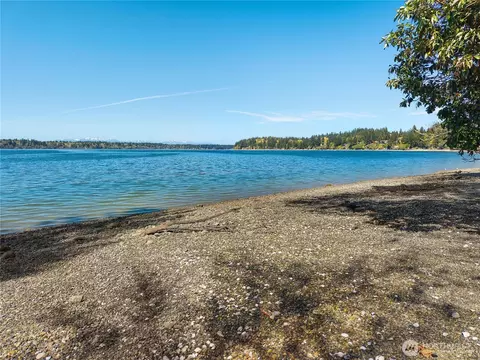 5023 Cooper Point Rd NW, Olympia, WA 98502