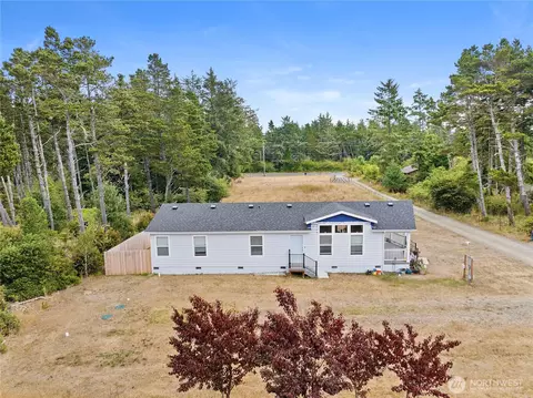 1225 204th Ln, Ocean Park, WA 98640