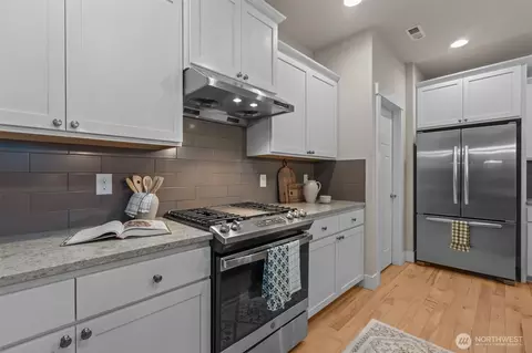 Kitchen - 4109 177th St SE, Bothell, WA 98012 photo 2 of 5