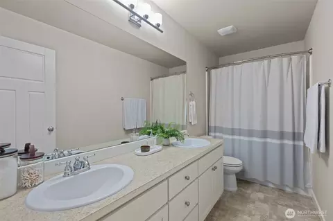 Bath - 4109 177th St SE, Bothell, WA 98012 photo 3 of 4