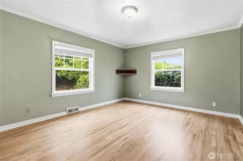 Bedroom - 1306 23rd Ave, Longview, WA 98632 photo 2 of 5