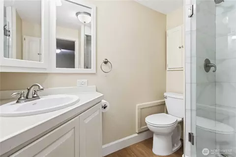 Bath - 1306 23rd Ave, Longview, WA 98632 photo 2 of 3