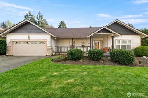 9069 Eagle Point Loop Rd SE, Lakewood, WA 98498