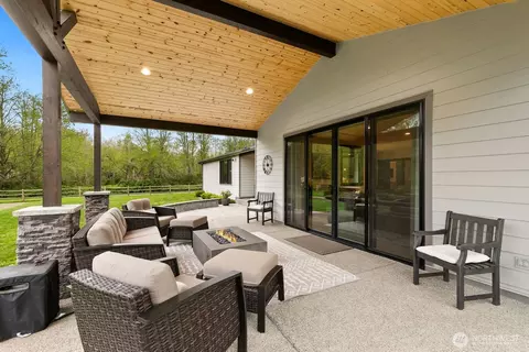 35945 SE 49th St, Fall City, WA 98024