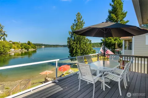 9941 Mariner Dr NW, Olympia, WA 98502