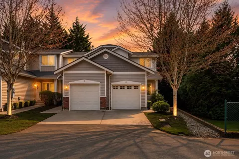 333 5th St SE #7, Puyallup, WA 98372