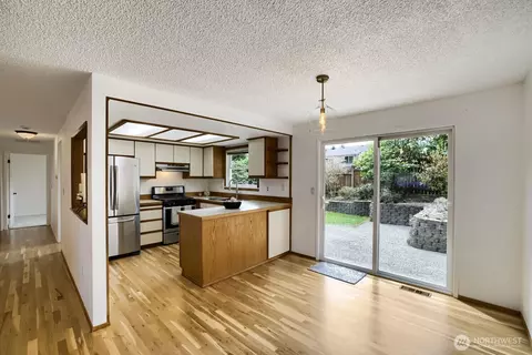 Kitchen - 11428 26th Dr SE, Everett, WA 98208 photo 1 of 5