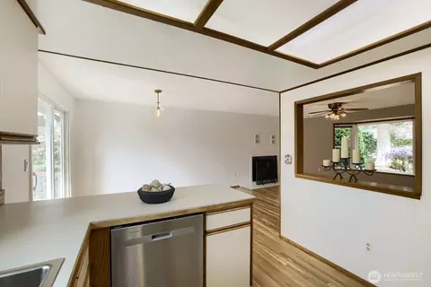 Kitchen - 11428 26th Dr SE, Everett, WA 98208 photo 4 of 5