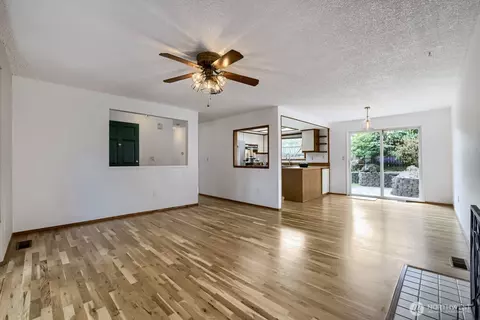 Living - 11428 26th Dr SE, Everett, WA 98208 photo 2 of 6
