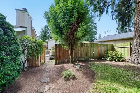 Exterior - 11428 26th Dr SE, Everett, WA 98208 photo 9 of 10