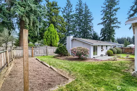 Exterior - 11428 26th Dr SE, Everett, WA 98208 photo 8 of 10