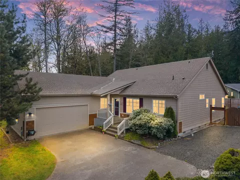 142 Camano Ln, Port Ludlow, WA 98365