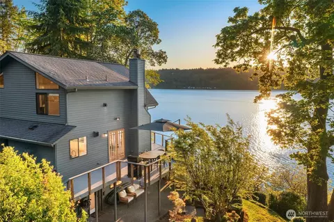 10153 SW 263rd St, Vashon, WA 98070