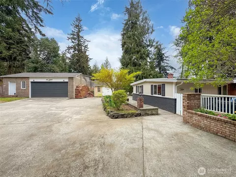 372 Fleming Dr, Sequim, WA 98382