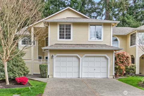 15795 Northup Way #7, Bellevue, WA 98008