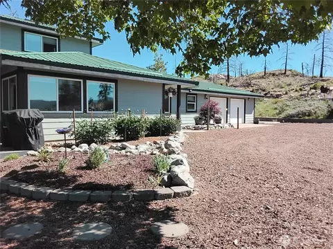 30 Tamarack Trl, Oroville, WA 98844