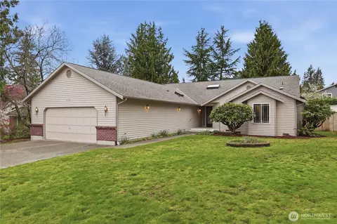 824 151st Pl SW, Lynnwood, WA 98087