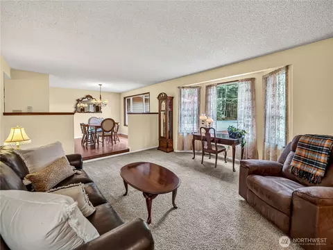 Living - 30520 SE 358th St, Enumclaw, WA 98022 photo 1 of 4