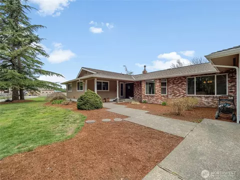Exterior - 30520 SE 358th St, Enumclaw, WA 98022 photo 2 of 8