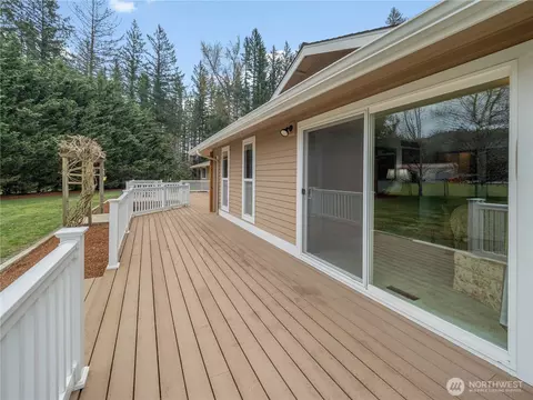 Exterior - 30520 SE 358th St, Enumclaw, WA 98022 photo 5 of 8