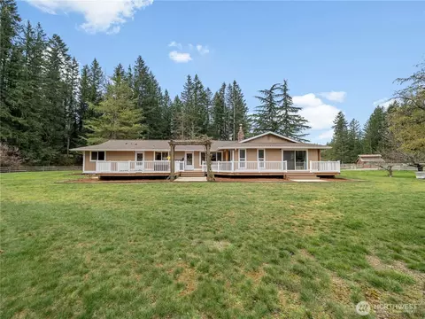 Exterior - 30520 SE 358th St, Enumclaw, WA 98022 photo 4 of 8