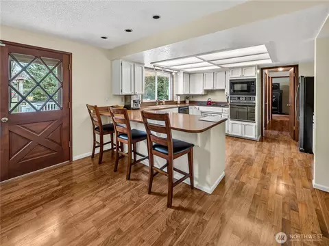 Kitchen - 30520 SE 358th St, Enumclaw, WA 98022 photo 1 of 4