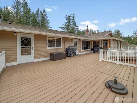 Exterior - 30520 SE 358th St, Enumclaw, WA 98022 photo 6 of 8