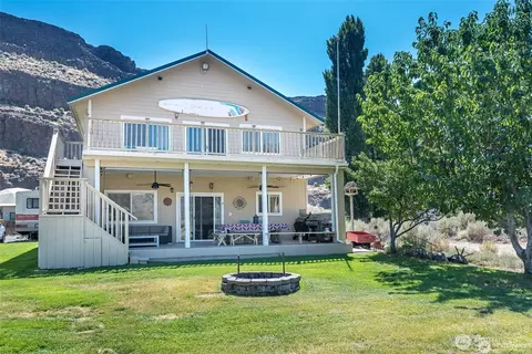 312 SW River Dr, Quincy, WA 98848