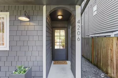 4206 36th Ave W, Seattle, WA 98199