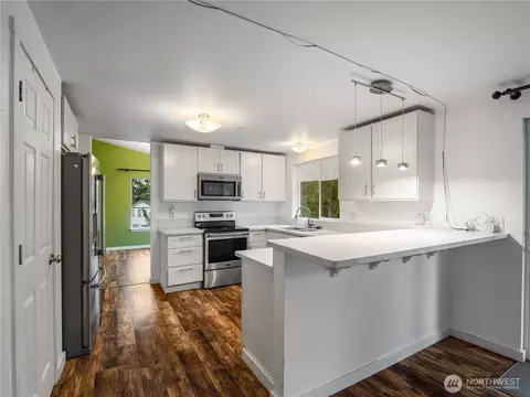 Kitchen - 28601 30th Ave E, Spanaway, WA 98387 photo 1 of 2
