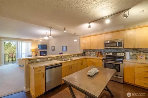 262 Oyhut Bay Blvd SW #305, Ocean Shores, WA 98569