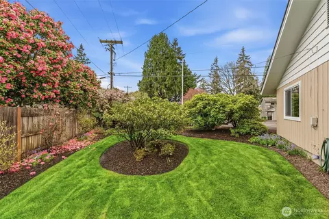Exterior - 2246 Cascade Way, Longview, WA 98632 photo 5 of 9