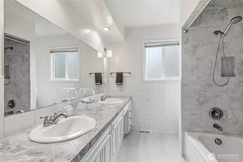 Bath - 2246 Cascade Way, Longview, WA 98632 photo 2 of 2