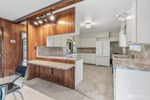 Kitchen - 2246 Cascade Way, Longview, WA 98632 photo 1 of 4