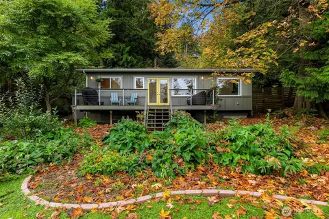 2920 Cedar Ave, Lummi Island, WA 98262