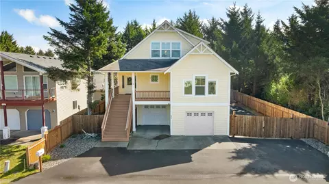 190 Ocean Shores Blvd SW, Ocean Shores, WA 98569