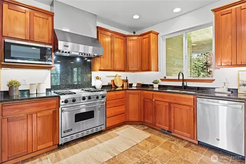 Kitchen - 715 183rd St SE, Bothell, WA 98012 photo 2 of 3
