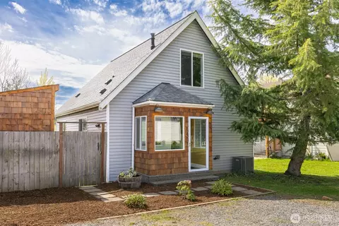 1407 E Illinois St, Bellingham, WA 98226