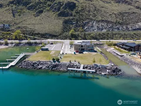104 Bass Ln, Chelan, WA 98816
