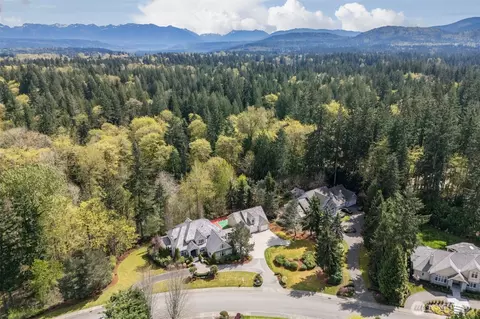 818 Windsor Dr SE, Sammamish, WA 98074