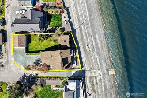 4906 Marshall Rd, Clinton, WA 98236
