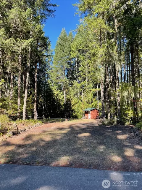20 Oxbow Pl, Hoodsport, WA 98548
