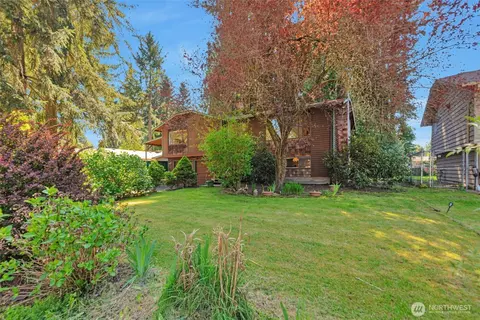 3356 SE Summer Pl, Port Orchard, WA 98366