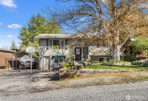 520 Lacey Pl NE, East Wenatchee, WA 98802