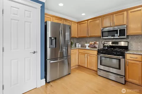 Kitchen - 15013 49th Dr SE, Everett, WA 98208 photo 3 of 3