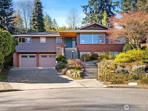 19201 51st Ave NE, Lake Forest Park, WA 98155