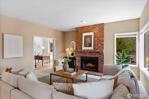 Living - 2408 55th St SW, Everett, WA 98203 photo 3 of 4