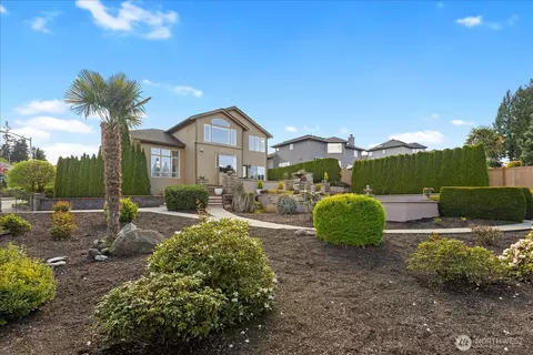 Exterior - 2408 55th St SW, Everett, WA 98203 photo 6 of 7